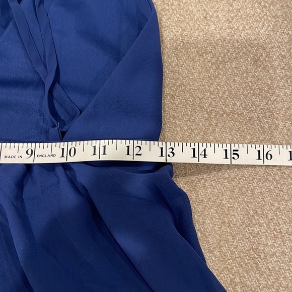 Lulus Lady’s Small Navy Dress Shell and Lining 100% Polyester - Picture 4 of 9